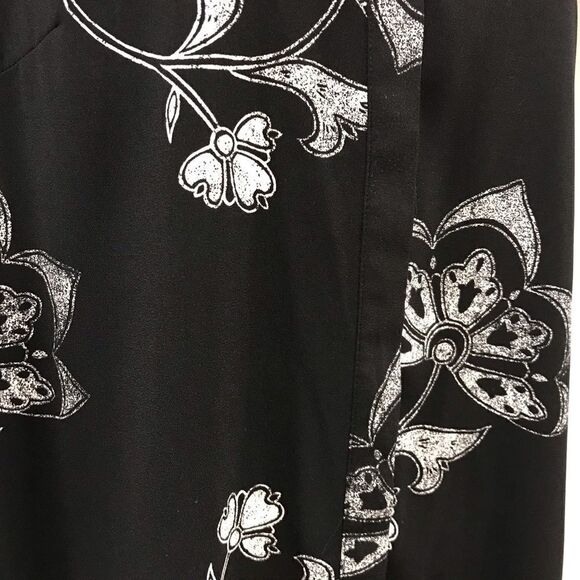 MAKE AN OFFER ;) Floral long sleeve button down midi dress - Picture 7 of 11